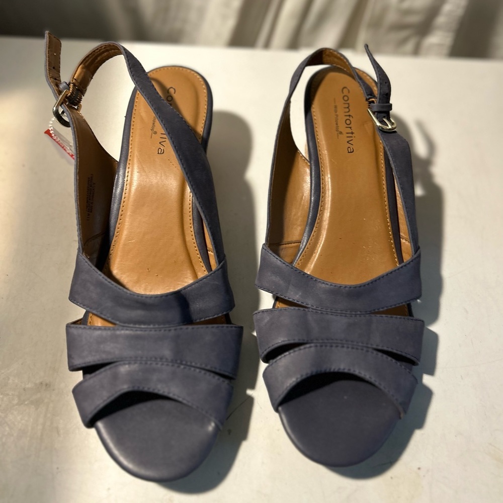 Comfortiva blue leather 2” wedge sandals size 11 NWT